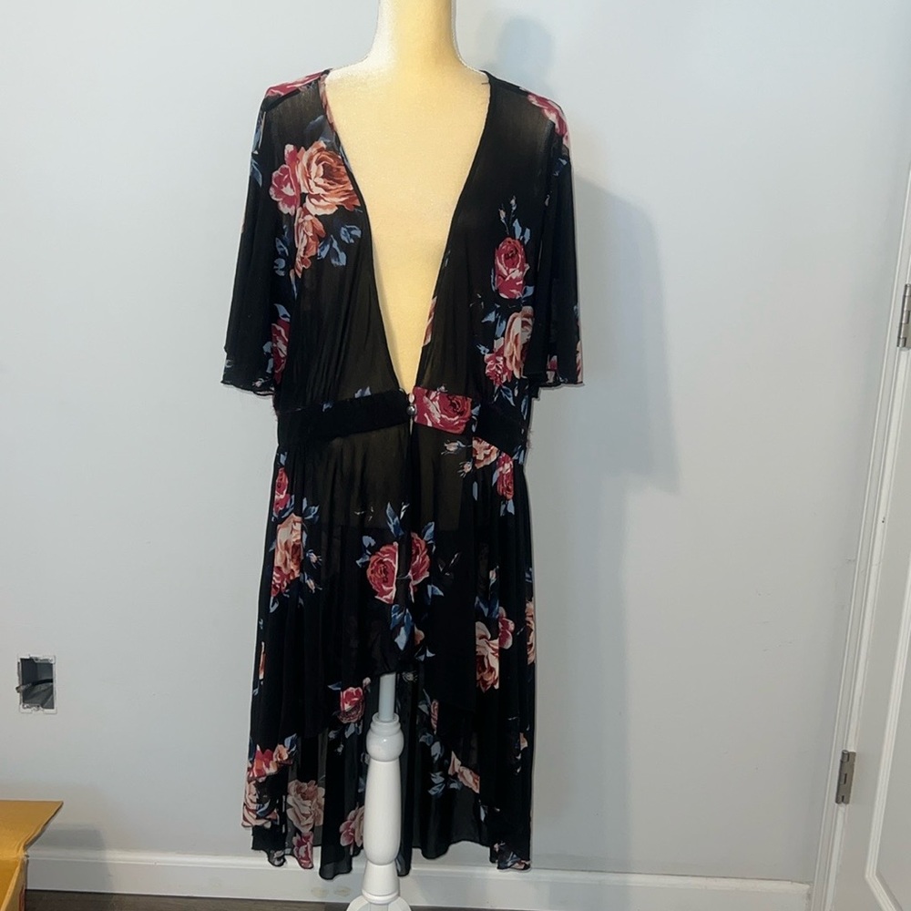 L.I.F.E. Love is for Eternity Black Fluttersleeve Floral Kimono or CoverUp 2X